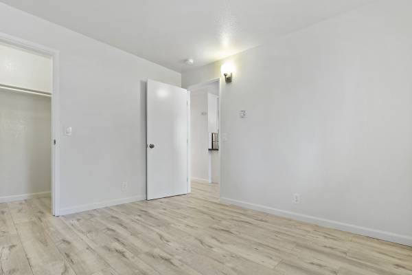 $2,300 / 2br - 660ft2 - 3  bed available, next to San Leandro (oakland north / temescal)64000750116609123