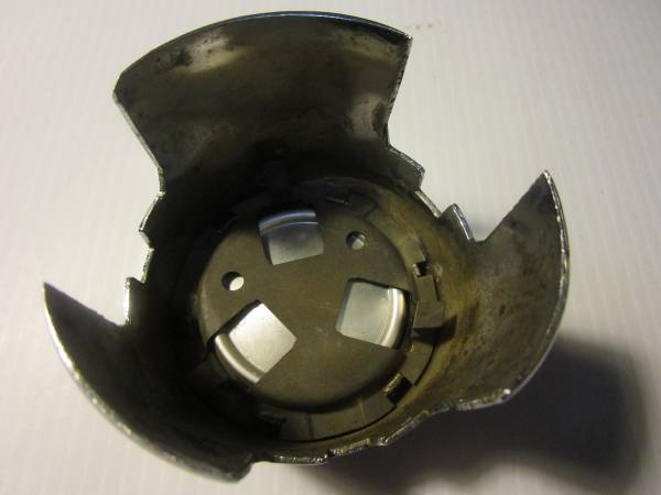 Botón de bocina para volante de Ford Thunderbird 1961-1963, reborde cromado centro - $35 (Roseville)63440114030593124