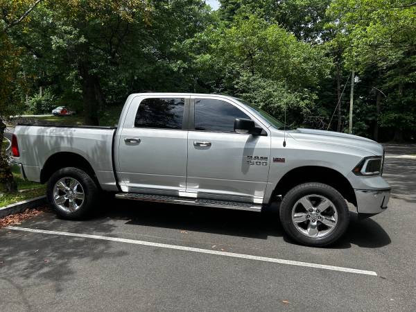 2016 Dodge Ram 1500 Crew Cab @ Big Horn@ 4x4@ twg pkg@ Estado impecable - $15,800 (Greenwich ct)63614136916481123