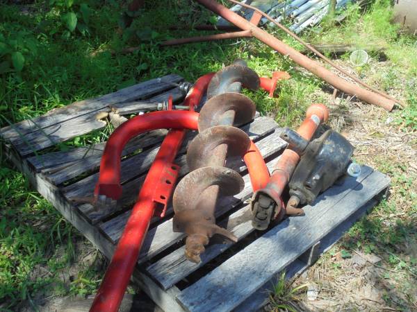 Post Hole Driller with 9" Auger (PHONE CALLS ONLY!!) 1