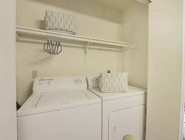 $1,720 / 3br - 1332ft2 - Rare Find! Coming Soon! 3 Bed/ 2 Bath! Pool and Gated! (Slidell)63903652433283124