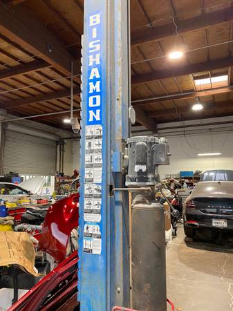 Two Post Auto Lift 1