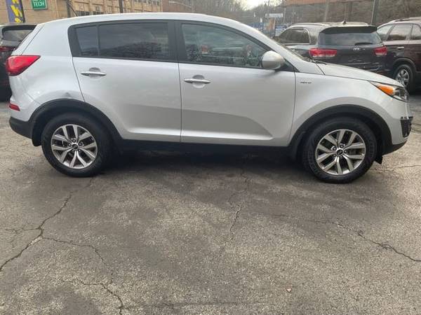 2016 KIA SPORTAGE LX  AWD      FINANCING FOR EVERYONE !! - $10,85063625214497665123