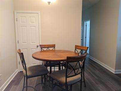 $1,595 / 3br - 1296ft2 - 3031 Winston Drive - Cute and Cozy 3br/2ba townhome (Burlington)64027272664451123