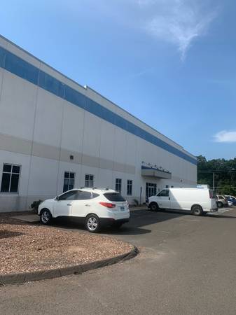 $750 / 1000ft2 - Warehouse/Work Space - Overnight Parking & Dock High Loading  #131664010165099650122