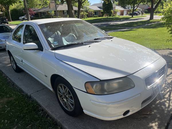Volvo s60 Coche - $2,800 (Arlington Heights)63618920327297122