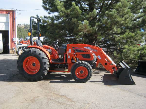 EOY Clearance: New KIOTI 45HP HST Tractor DK4720HSE Ldr Blade Delivery 1