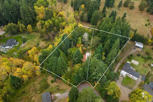 $190,000 2 Lots in Rainier for the Price of One! 3.03 Acres w/ Water & Septic. (Rainier, WA)64189718410243120