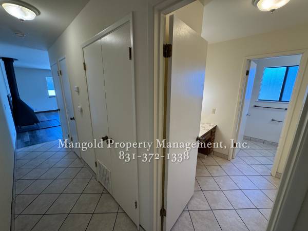 $1,975 / 526ft2 - Studio 1-Bath Upstairs Apartment with Private Patio and Fireplace! (Monterey)64009498095619121