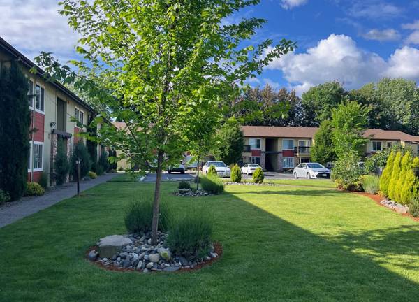 $1,495 / 2br - 1 MONTH HALF OFF! + Energy Efficient Appliances (Halsey & I-84)64039222173825122