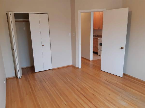 Macdonald Manor |1BR 1BA in Kitsilano | $200 Rent Credit 3