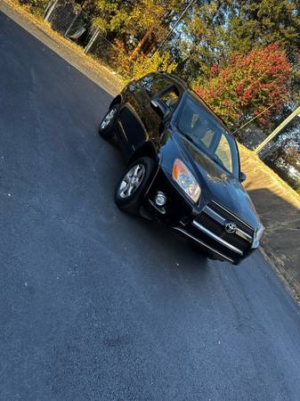 2009 Toyota RAV4 Limited 1