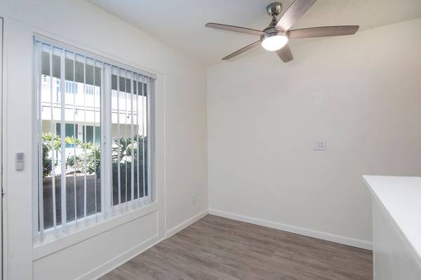$1,895 / 1br - 500ft2 - Beautiful 1x1 in Perfect location, Pool views, Air Conditioner! (San Diego)63819204914049122