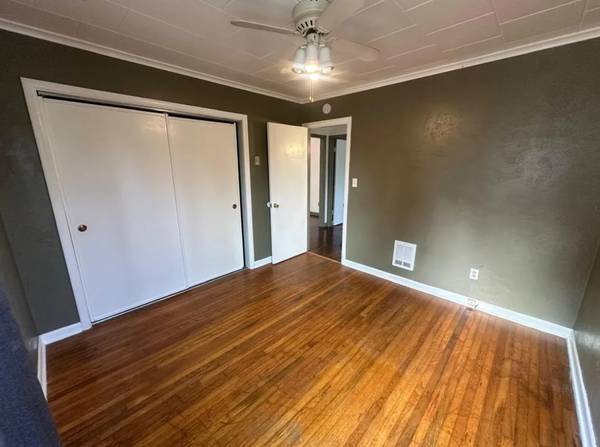 $900 / 2br - This charming 2-bedroom, 1-bathroom home for rent (1330 Fairmount Ave S, Salem, OR)63660412351617122