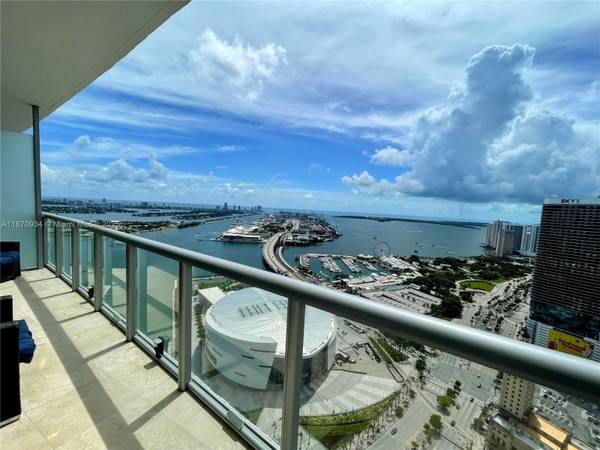 $3,600 / 1br - 843ft2 - Exciting Bay, Arena, and Park Views from this Luxe 1bd! (Marina Blue- Downtown)64001847584130120