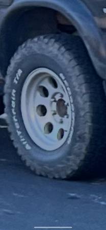 16x8 Toyota Tacoma 1