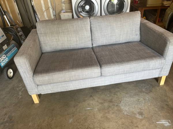 LOVESEAT 1