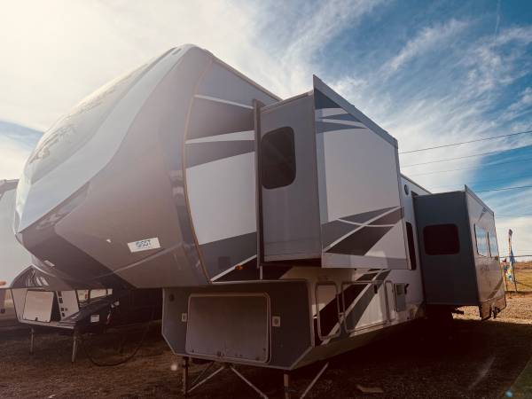 18 Open Range 5th Wheel 3X Series 5 Slides WASHER/DRYER!!! 1