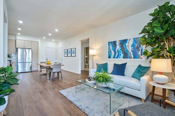 $2,399 / 618ft2 - Refrigerator, Baths with Marble Backsplashes, Microwave63981244224259121
