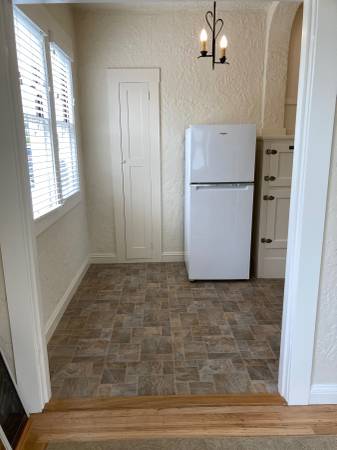 $1,430 / 400ft2 - Studio In Laurel District (oakland hills / mills)63845957365889121