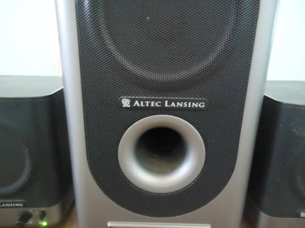 Speakers W/Subwoofer - $25 (Quincy)63471381762689121