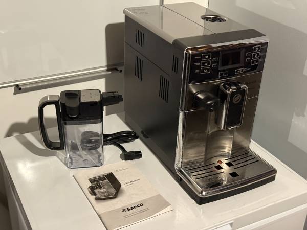 Saeco PicoBaristo Super Automatic Espresso Machine HD8927 1