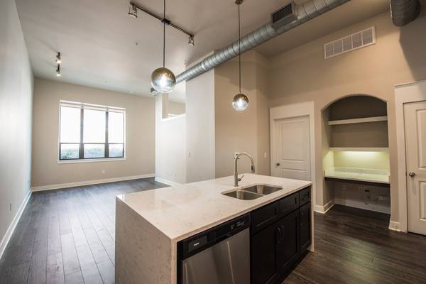 $1,440 / 1br - 747ft2 - Unrivaled Excellence ~ Masterful Design (Las Colinas/ Valley Ranch/ Coppell)63796350790017123