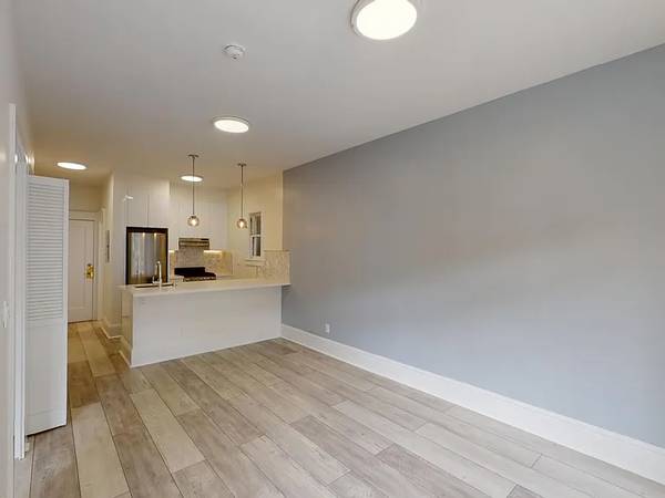 $700 / 1br - 412ft2 - Vive una vida urbana elevada en los apartamentos 940 Hayes (berkeley)63682779117185120