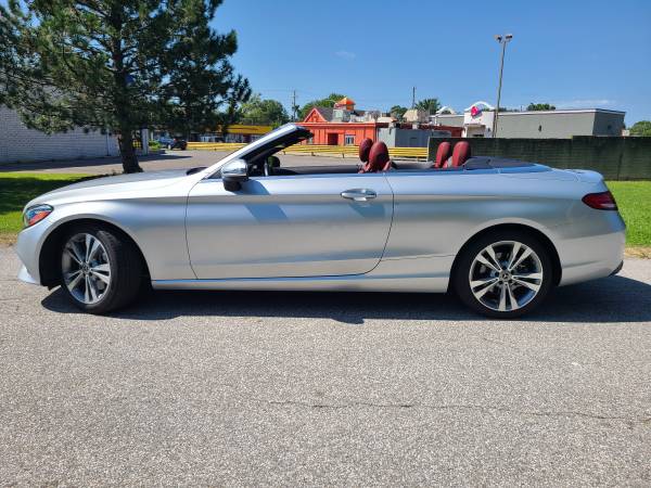2020 Mercedes-Benz C300 4MATIC descapotable - $29,900 (Redford)63470235391747121
