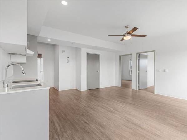 $969 / 245ft2 - OMG, 8 Weeks Free! Bike Storage, Laundry, Huge Windows! (Portland, Humboldt, Piedmont, King, Northeast Portland)63956502707714123