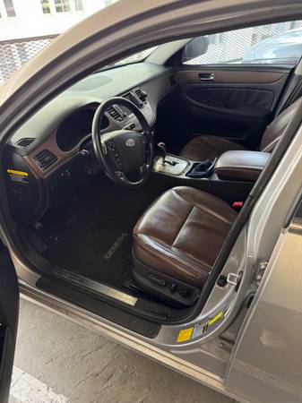 Hyundai Genesis 2011 - $2500 (downtown seattle)63613954812417123