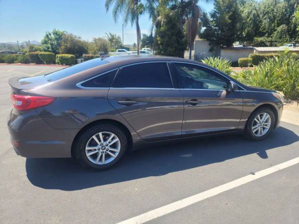 2015 Hyundai Sonata - Financing Available! - $6950.00 (Vista)63624731970049124