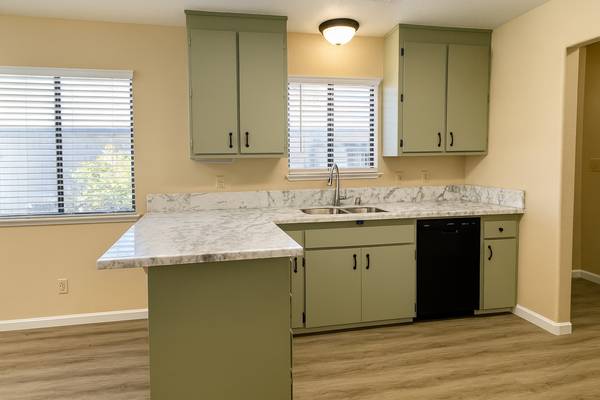 $319,900 / 3br - 1188ft2 - Updated 3 bedroom 2 bath home (Redding)63972530303619124