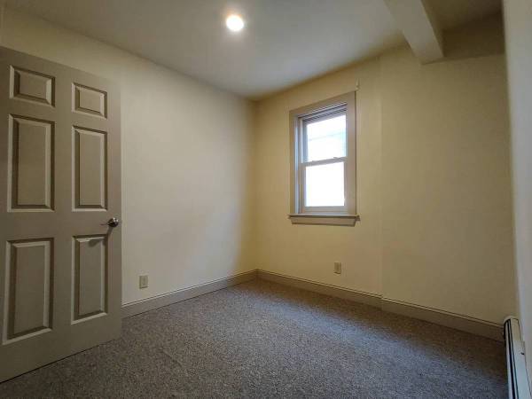 Burlington Sublease Utilities Included - Room for Rent