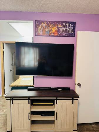 $1,300 / 1br - Master Bedroom with Private Bath (Oxnard CA)63800591943297121