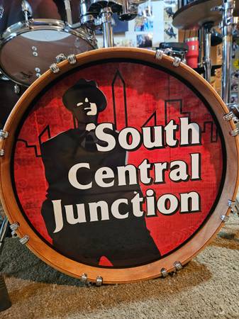 Swing/Jazz/Pop Band looking for guitarist & a male vocalist (Lancaster)64307334546690120