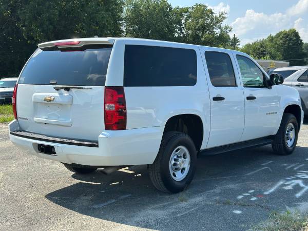 2011 Chevrolet Suburban 4x4 - $9,970 (Spotsylvania)63616225920769124