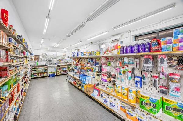 $1,719,000 / 7br - 4300ft2 - Corner Solid Brick Mixed-Use 2 Family + Store in Prime Bushwick! (Bushwick)63788808299651122