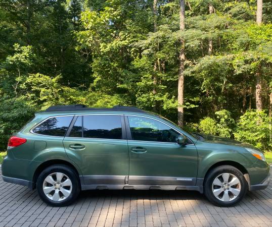 Subaru Outback 2.5i Wagon 2010 - $2,800 (Tucker)63612709711617121