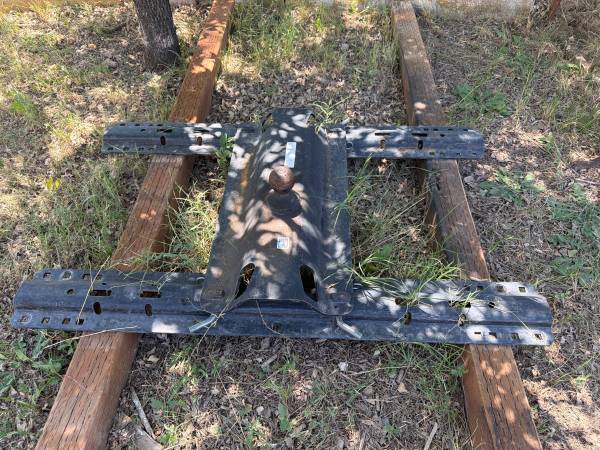 Gooseneck Hitch 1