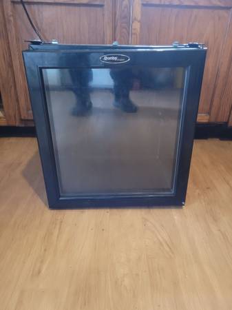 Danby wine cooler 1