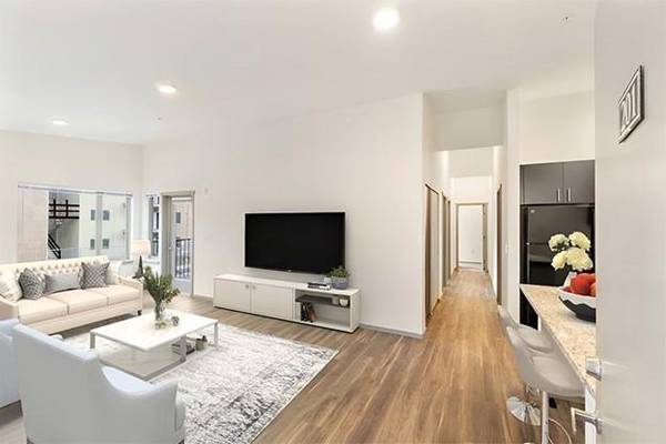 $1,964 / 2br - 1062ft2 - Balcony or Patio, Vaulted Ceilings, Washer & Dryer in Unit (Olympia)63808131385985120