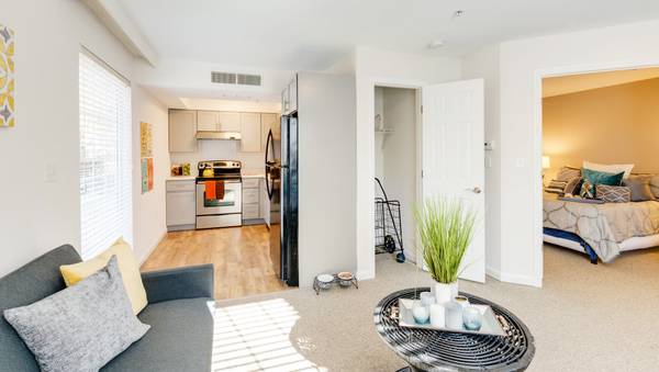 $1,400 / 1br - 536ft2 - Bañera/Ducha, Libre de humo, Salas de conferencias (200 Skidmore Blvd, Gaithersburg, MD)63896154262019124