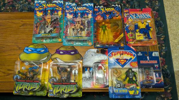 Action figures - reduced 1