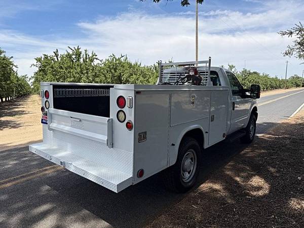 2014 Ford F-350 Super Duty XL 4x4 Cabina Regular de 2 puertas, Batalla de 141 pulgadas, SRW, Chasis - $25995,00 (sonoma)63469744644865124