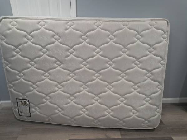 Full size mattress 1