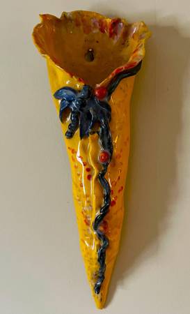 Weller Pottery Glendale Wall Pocket. 1