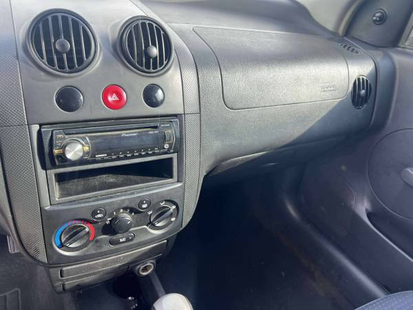 2008 CHEVROLET AVEO - 149K MILLAS, AIRE FRÍO, AHORRADOR DE GASOLINA, EFECTIVO $1400 - $1,395 (West Mount Houston)63616984863363124