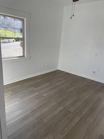 $1,100 / 2br - Amplio apartamento: ¡todos los servicios incluidos! ¡admitimos mascotas! (oakland lake merritt / grand)64023718424194123