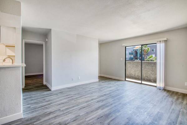 $1,149 / 1br - 658ft2 - Courtyard, On-Site Management, Disposal, Fitness Center (Mesa)64024995323522121
